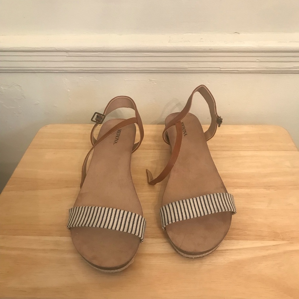 Ladies sandals